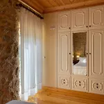 Holiday home Traditional Stone House Lazarata