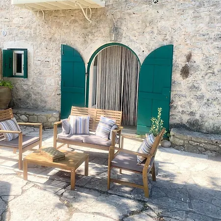 Traditional Stone House * Lazaráta