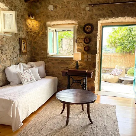 Traditional Stone House Holiday home *