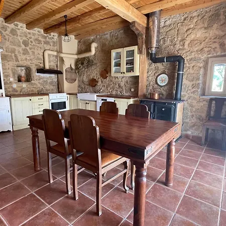 Traditional Stone House Lazaráta